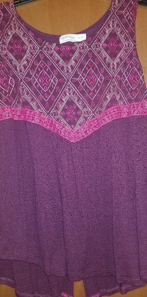 Embroidered tank w/ split back - Picture 1 of 3